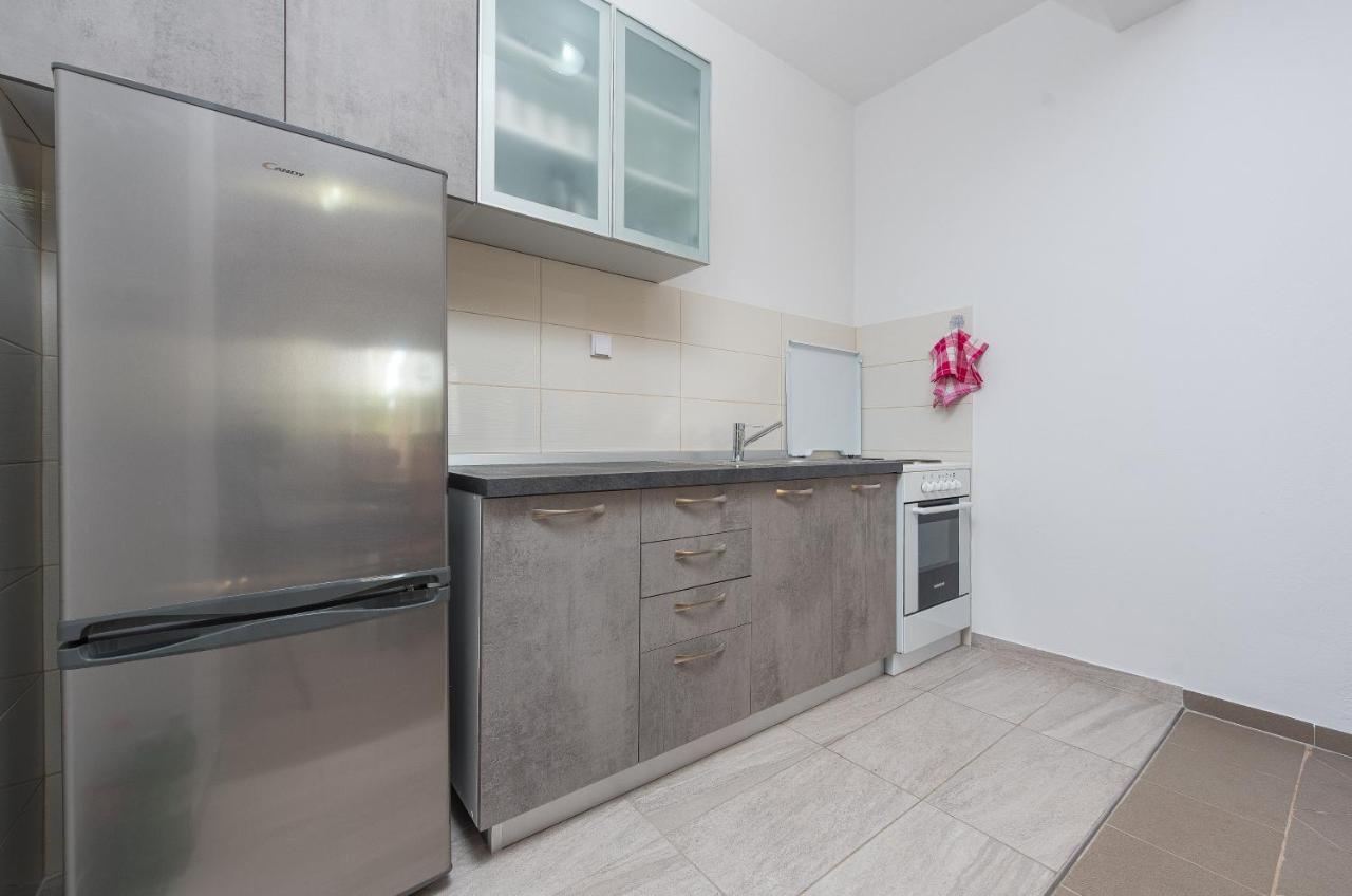 Apartmani Mila Gornji Karin Eksteriør bilde